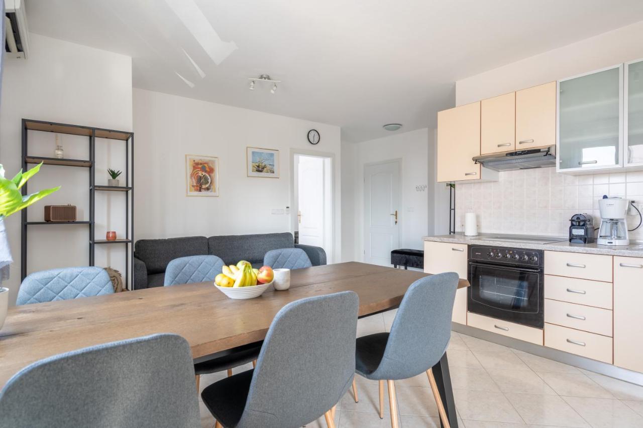 Charmante Fusslaeufig Zum In Apartment Funtana