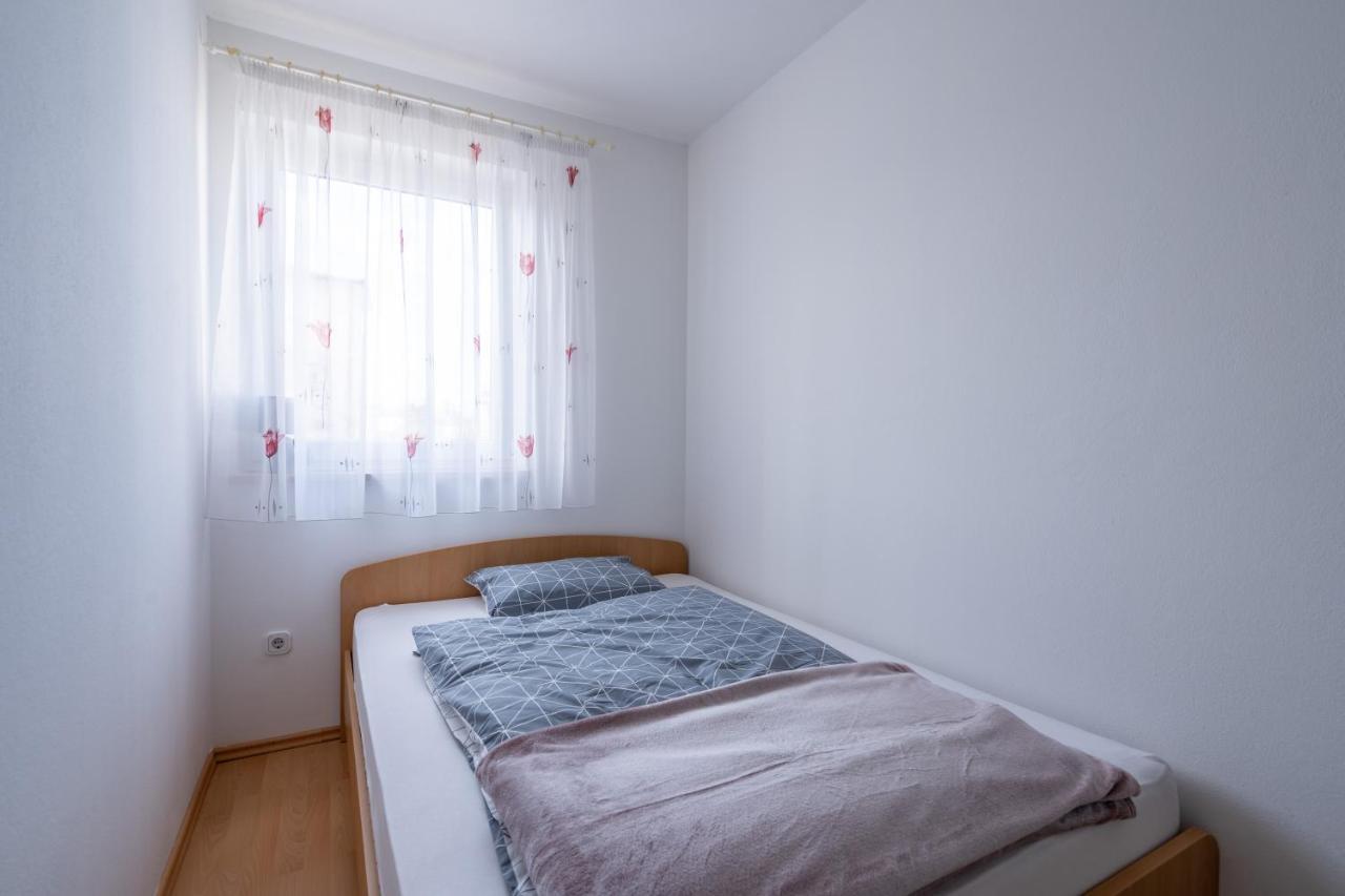 Charmante Fusslaeufig Zum In Apartment Funtana
